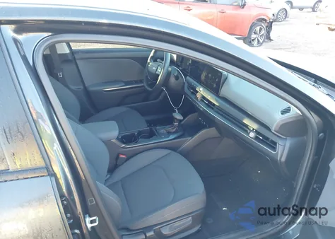 2025 Kia K4 Lx z USA, uszkodzony, nr VIN 3KPFT4DE0SE072745